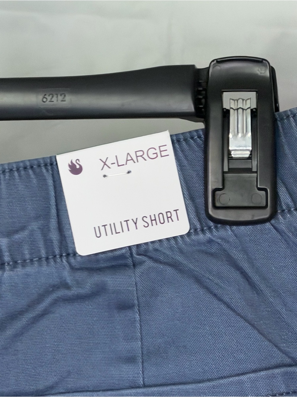 Gloria Vanderbilt Blue Utility Roll Cuff Shorts XL NWT - Picture 6 of 6